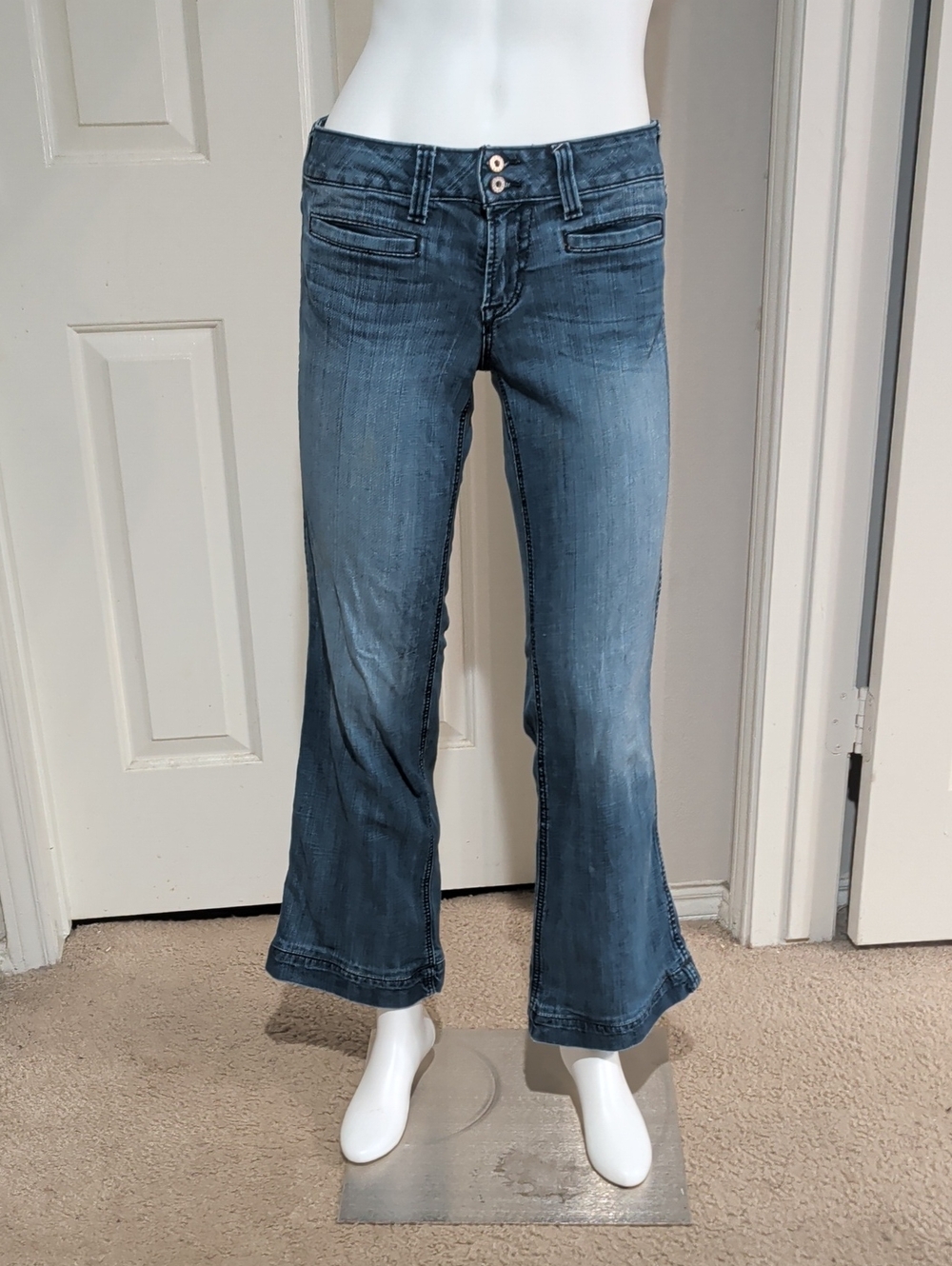 Ariat Women's Low-Rise Flare Jeans in Washed Blue Size 27 US